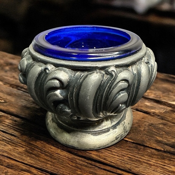 Weidlich Bros Other - WB MFG CO (WEIDLICH BROS) 3853 SILVER EMBOSSED NOUVEAU SALT CELLAR – EARLY 1900s